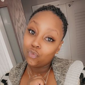 Meet your Posher, Alisha